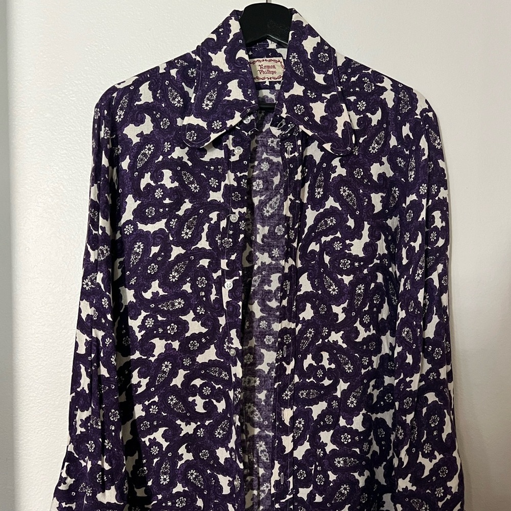 Vintage original 70’s paisley purple shirt about a size 10 in women
